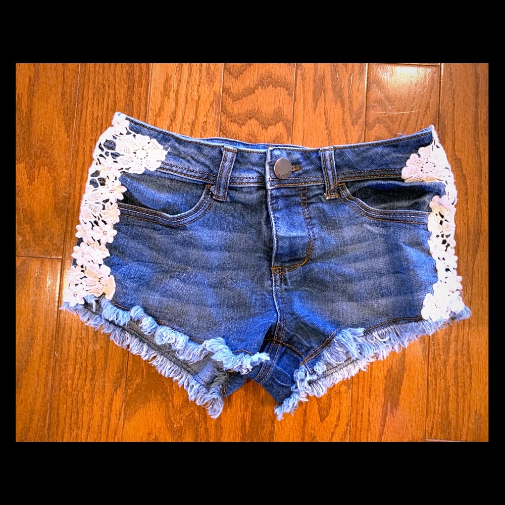 Size 1 short shorts with lace